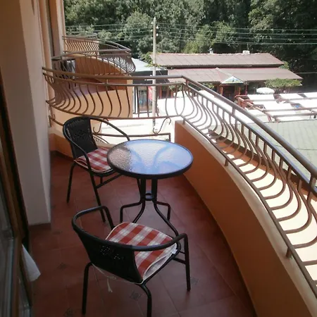 Guest house Europa 2*